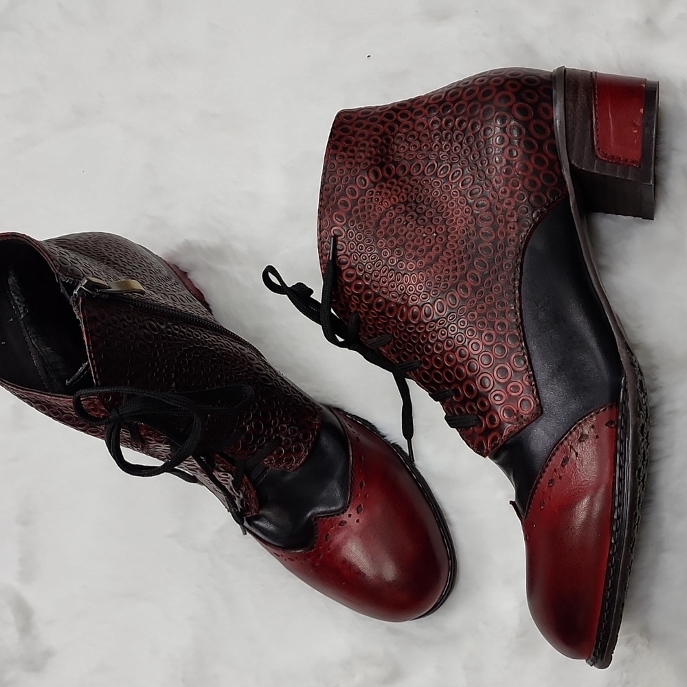 Spring Step L'Artiste red booties 40 9